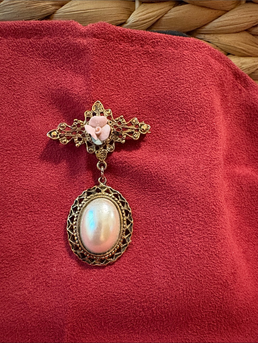 Victorian Vintage-Style Gold Filigree Brooch with Pink Rose and Pearl Drop